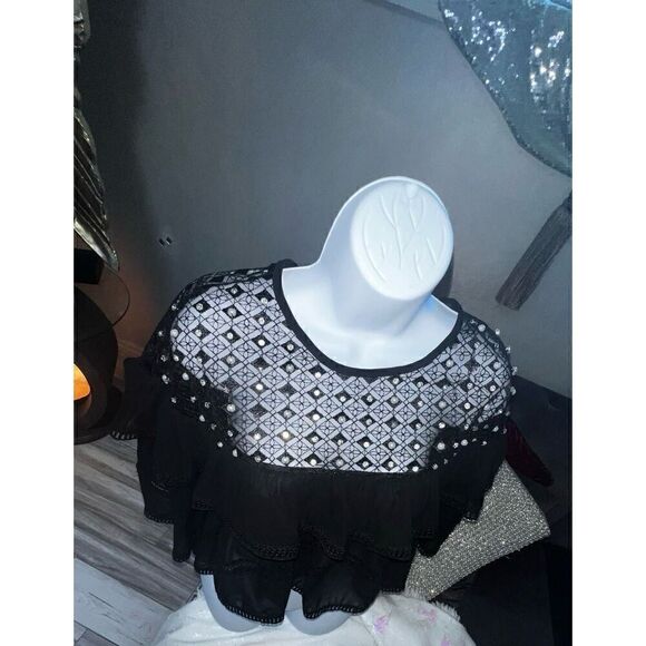 Beulah Ruffle Lace Crop Top with peals and rhinestone details - Picture 9 of 12